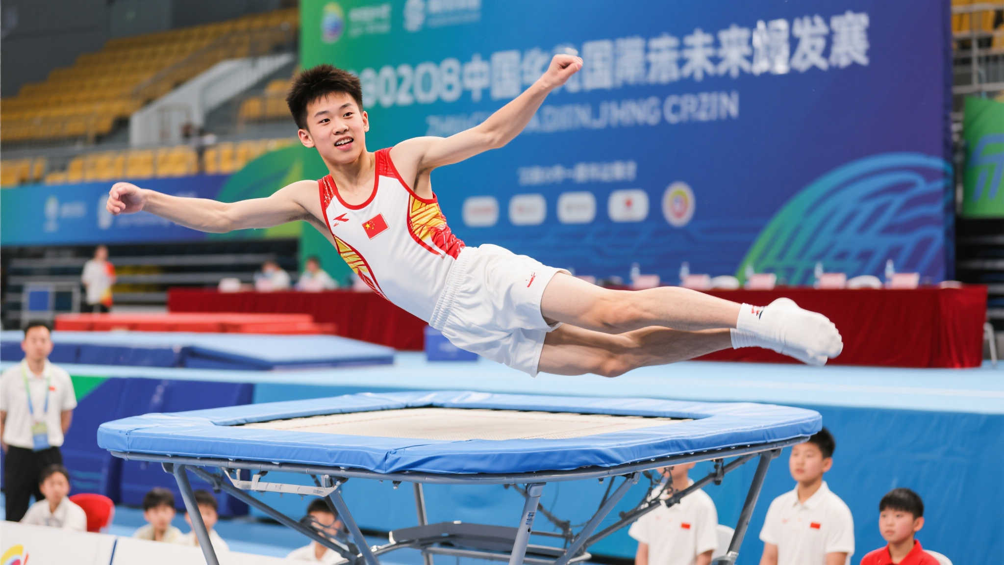 速将特里重